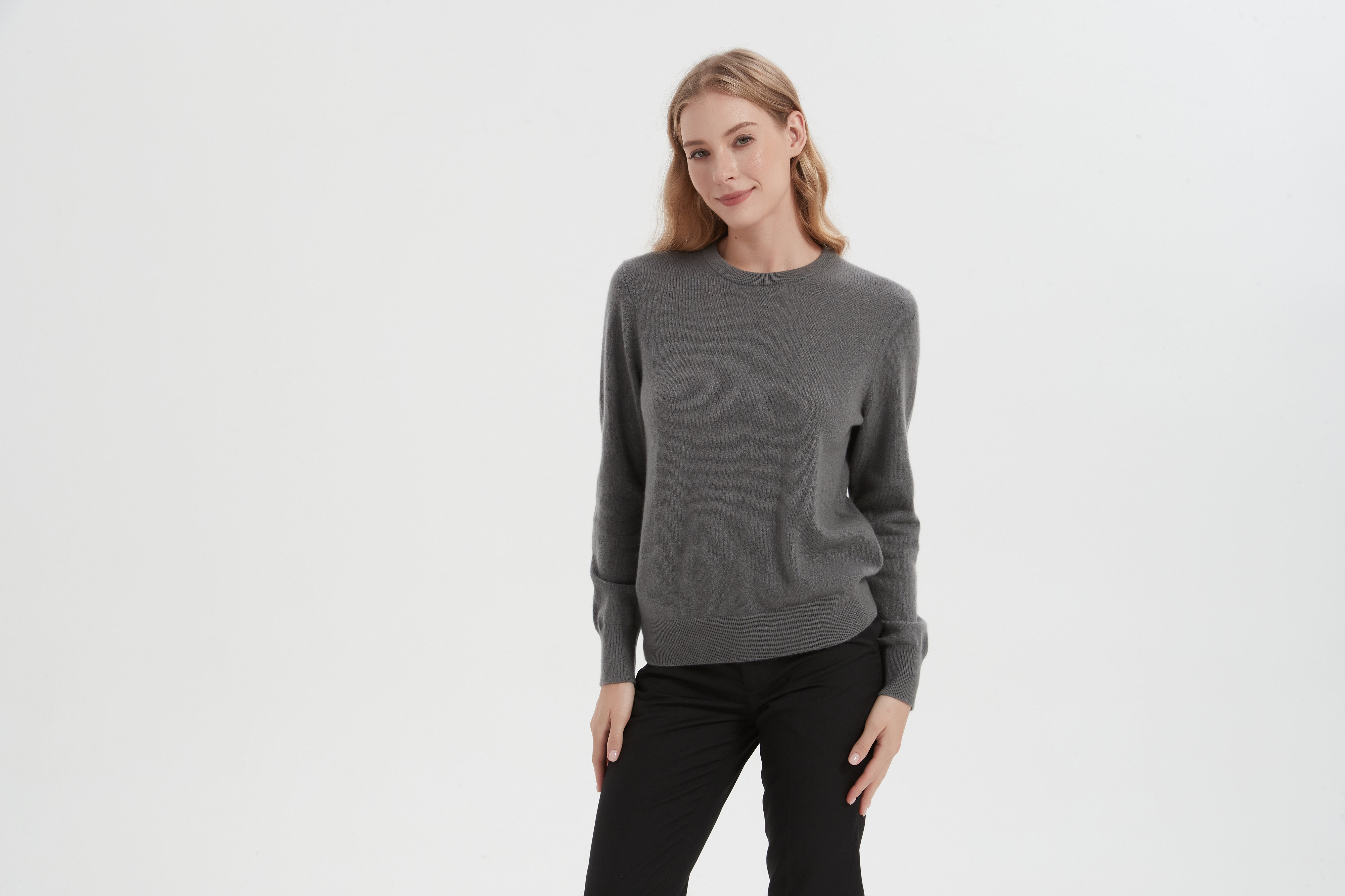 The Perfect Cashmere Sweater for Every Occasion: Women’s and Men’s Styles in Canada